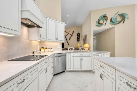 6806 Newport Lake Circle Boca Raton FL 33496