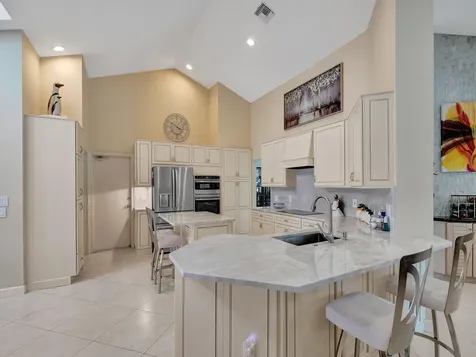 6806 Newport Lake Circle Boca Raton FL 33496