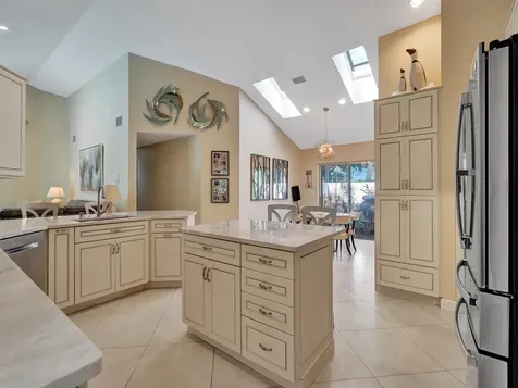 6806 Newport Lake Circle Boca Raton FL 33496