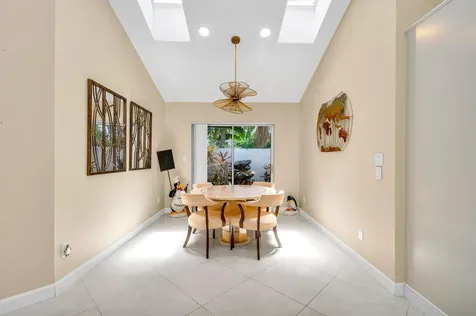 6806 Newport Lake Circle Boca Raton FL 33496