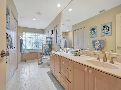 6806 Newport Lake Circle Boca Raton FL 33496