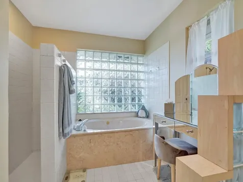 6806 Newport Lake Circle Boca Raton FL 33496