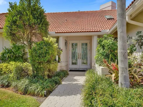 6806 Newport Lake Circle Boca Raton FL 33496