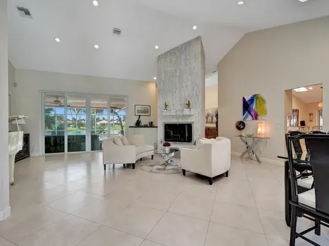 6806 Newport Lake Circle Boca Raton FL 33496