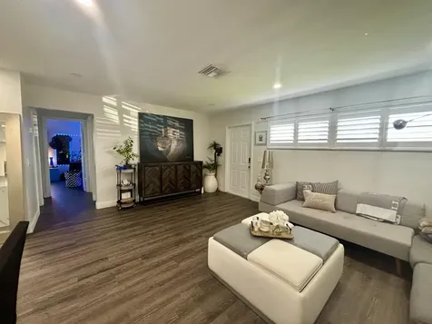 5027 Michigan Avenue West Palm Beach FL 33415