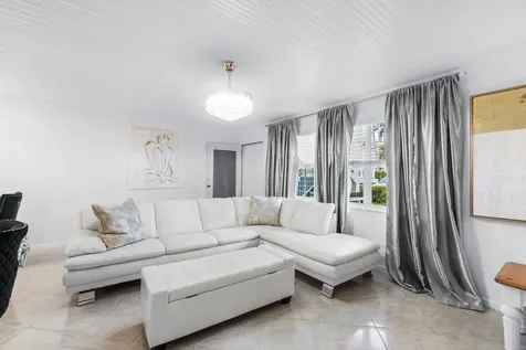 340 Horizons Boynton Beach FL 33435