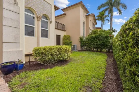 110 Via Floresta Drive Boca Raton FL 33487