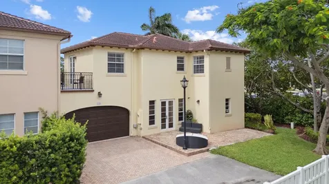 110 Via Floresta Drive Boca Raton FL 33487