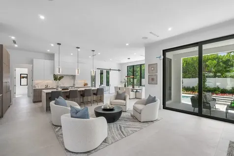 2737 Ne 18th Street Fort Lauderdale FL 33305