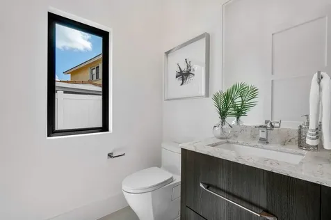 2737 Ne 18th Street Fort Lauderdale FL 33305