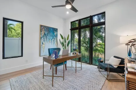 2737 Ne 18th Street Fort Lauderdale FL 33305