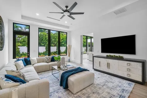 2737 Ne 18th Street Fort Lauderdale FL 33305