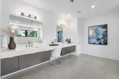 2737 Ne 18th Street Fort Lauderdale FL 33305
