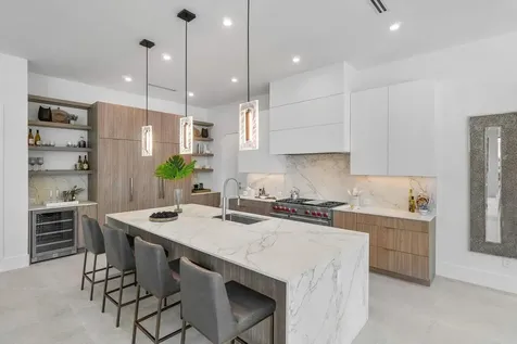 2737 Ne 18th Street Fort Lauderdale FL 33305