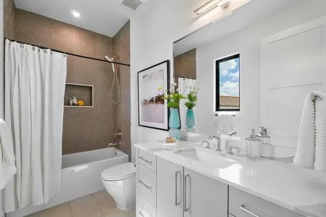 2737 Ne 18th Street Fort Lauderdale FL 33305