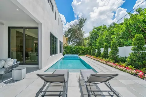 2737 Ne 18th Street Fort Lauderdale FL 33305