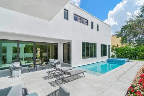 2737 Ne 18th Street Fort Lauderdale FL 33305