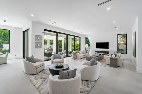 2737 Ne 18th Street Fort Lauderdale FL 33305