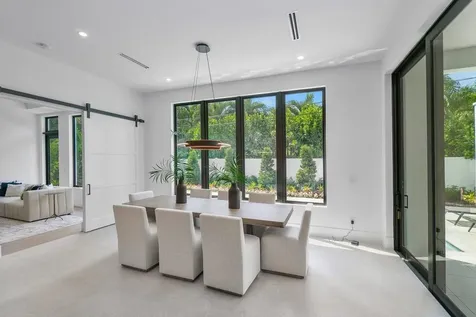 2737 Ne 18th Street Fort Lauderdale FL 33305