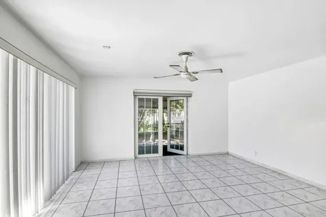 448 Sw 10th Avenue Boynton Beach FL 33435