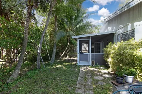 448 Sw 10th Avenue Boynton Beach FL 33435