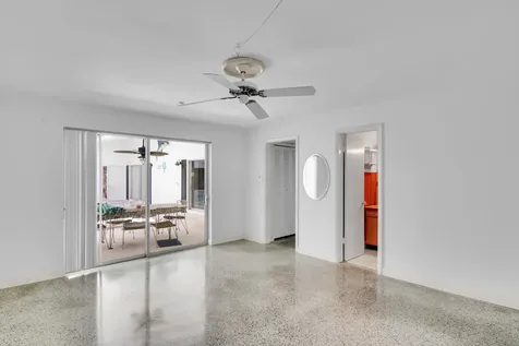 448 Sw 10th Avenue Boynton Beach FL 33435
