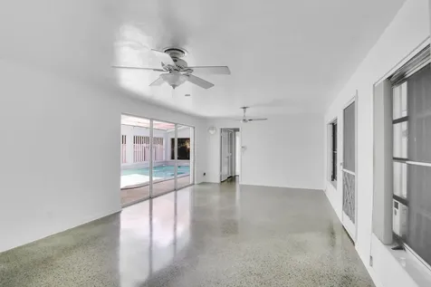 448 Sw 10th Avenue Boynton Beach FL 33435