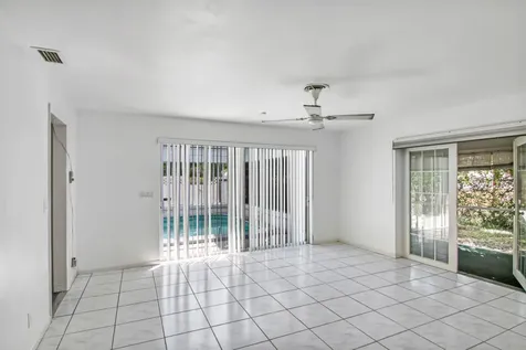 448 Sw 10th Avenue Boynton Beach FL 33435