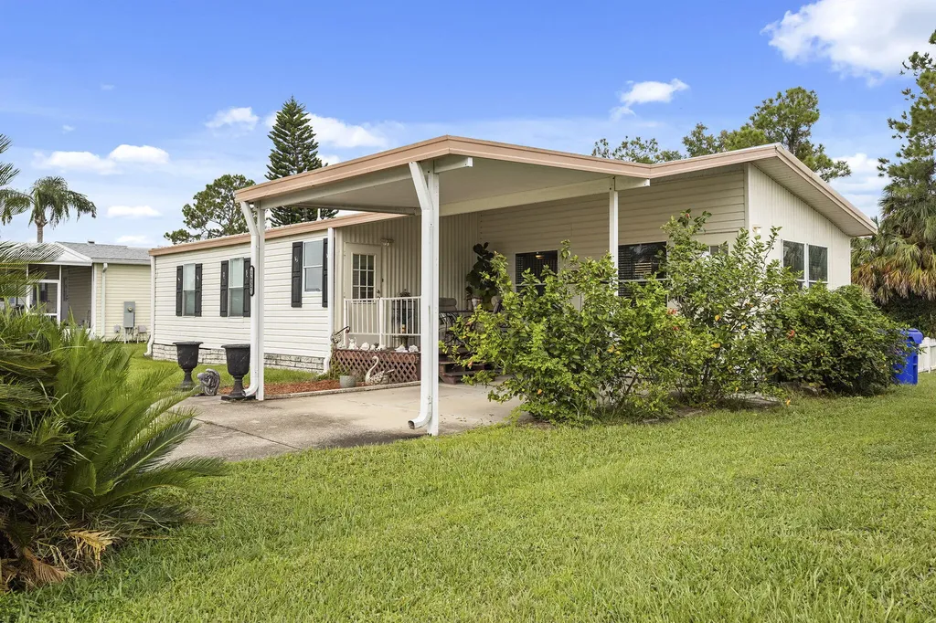 1657 Elkhart Circle Tavares FL 32778