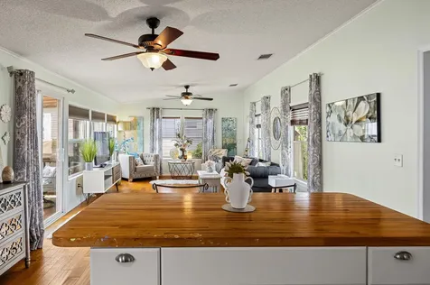 1657 Elkhart Circle Tavares FL 32778