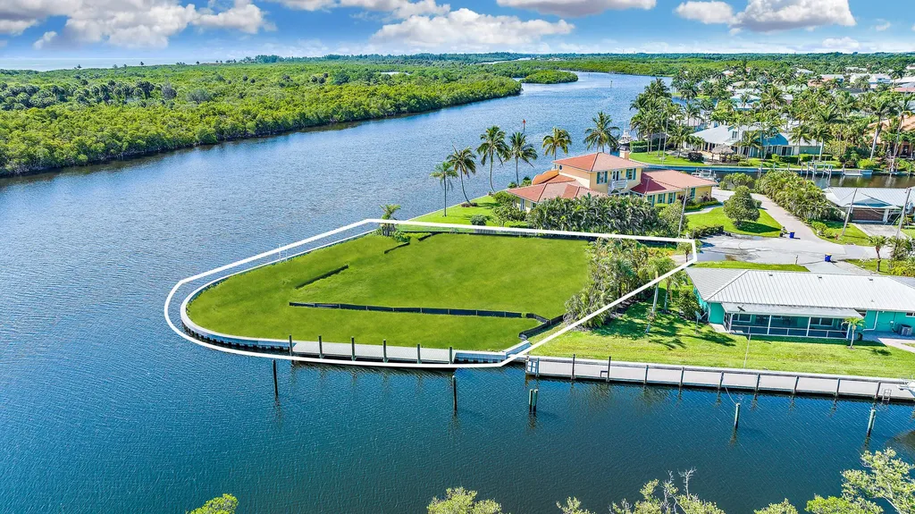 8595 SE Palm Street Hobe Sound FL 33455