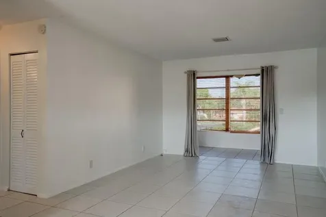 2111 Ne 1st 203 Court Boynton Beach FL 33435
