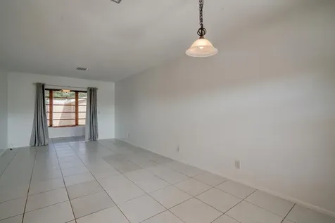 2111 Ne 1st 203 Court Boynton Beach FL 33435