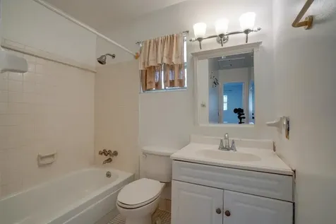 2111 Ne 1st 203 Court Boynton Beach FL 33435