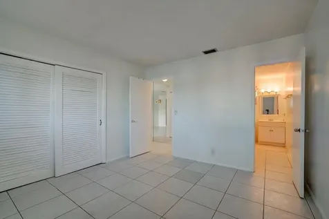 2111 Ne 1st 203 Court Boynton Beach FL 33435