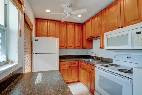 2111 Ne 1st 203 Court Boynton Beach FL 33435