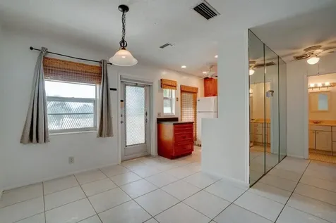 2111 Ne 1st 203 Court Boynton Beach FL 33435