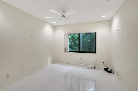 8923 Old Pine Road Boca Raton FL 33433
