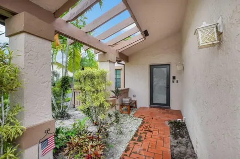 8923 Old Pine Road Boca Raton FL 33433