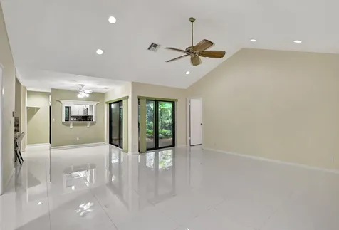8923 Old Pine Road Boca Raton FL 33433
