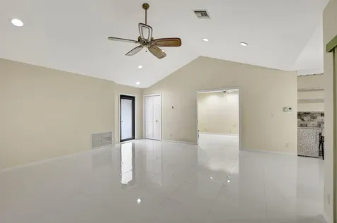 8923 Old Pine Road Boca Raton FL 33433
