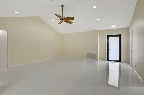 8923 Old Pine Road Boca Raton FL 33433