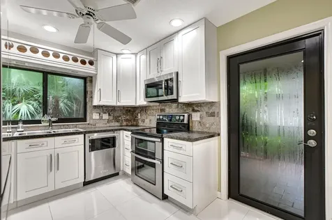 8923 Old Pine Road Boca Raton FL 33433