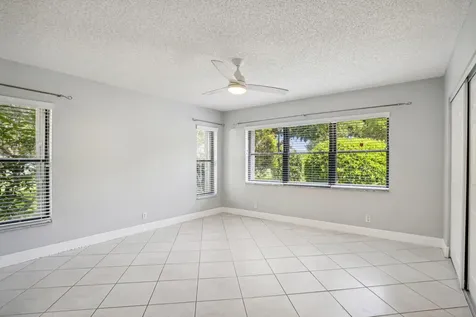 2900 SW 22nd Circle Delray Beach FL 33445