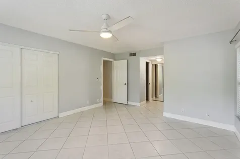 2900 SW 22nd Circle Delray Beach FL 33445