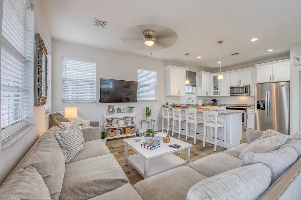 405 S M Street Lake Worth Beach FL 33460
