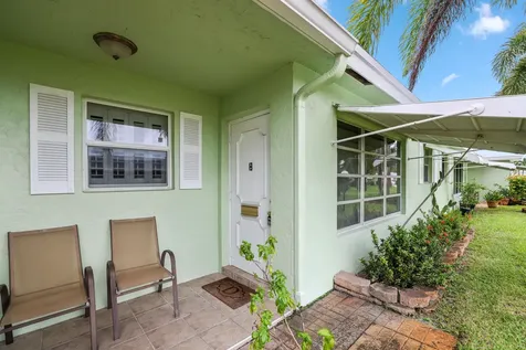 3250 Park Lane Boynton Beach FL 33435