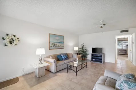 3250 Park Lane Boynton Beach FL 33435
