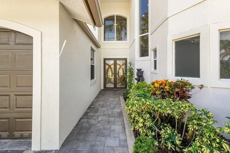 560 Sw 15th Street Boca Raton FL 33432