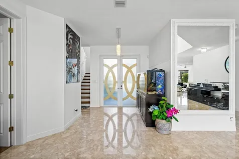 560 Sw 15th Street Boca Raton FL 33432